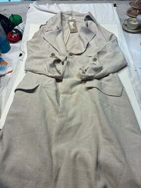 b new york Long Sleeve Trench Coat in Cashew, Size L